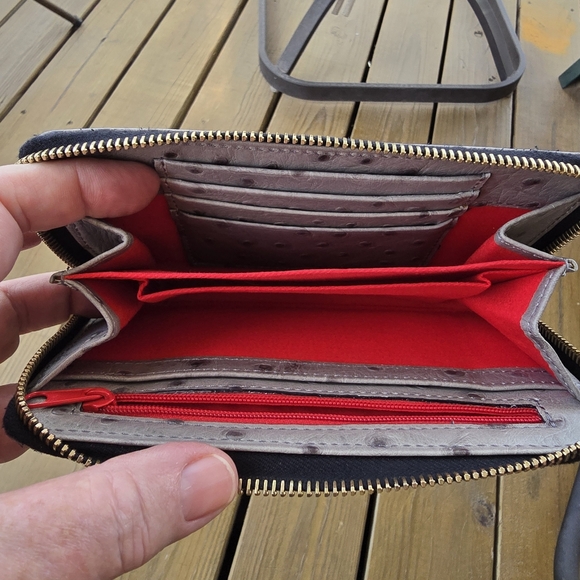 Dooney & Bourke NWO Tags Gray Textured Wristlet 7.25x4.75 - Picture 8 of 16